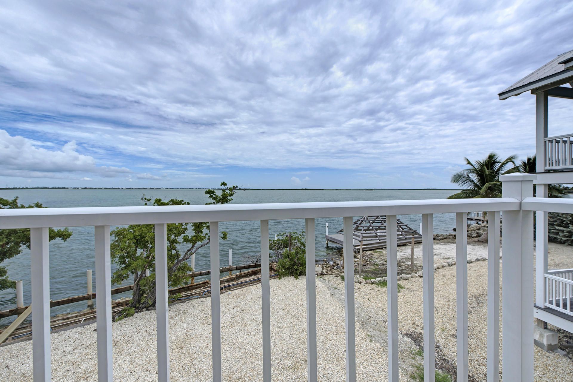 21 E Circle Drive, Unit B, Saddle Bunch, FL 33040 Photo