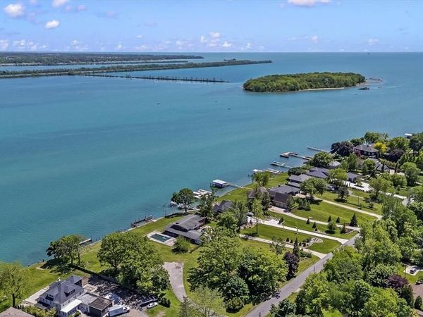 28095 Elba Drive , Grosse Ile Twp, MI 48138