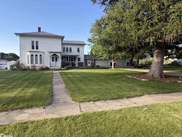 921 Middle Street, Mediapolis, IA 52637
