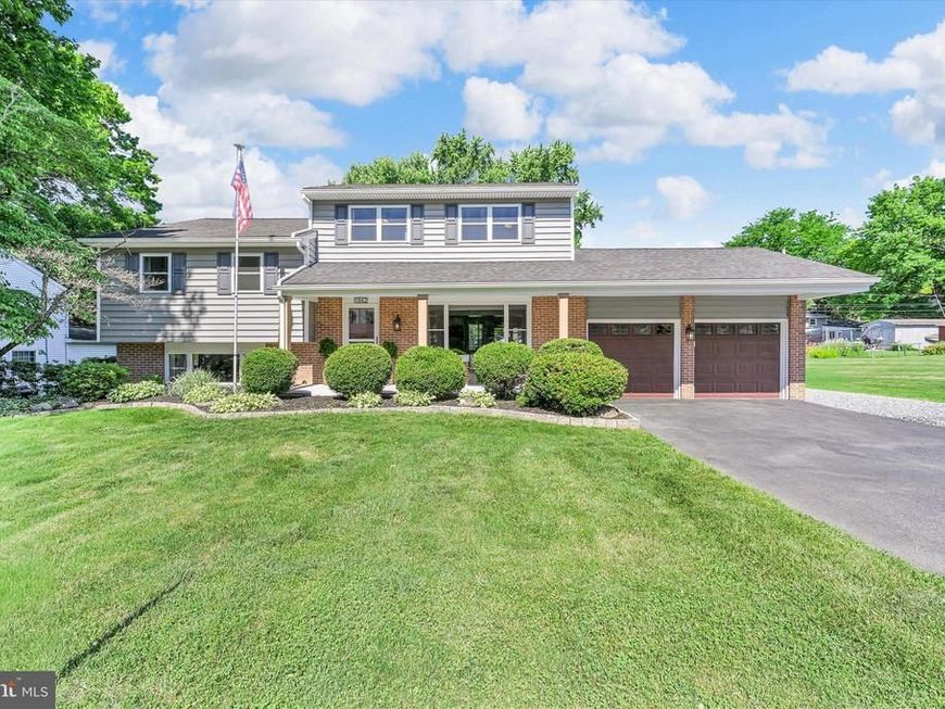 1842 Longview Drive, Lancaster, PA 17601 Main Photo