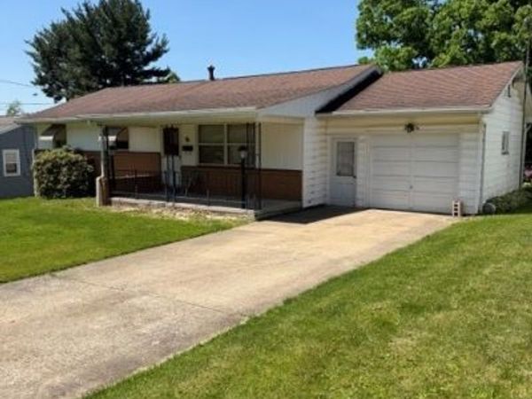 410 Indiana Ave , Farrell, PA 16121