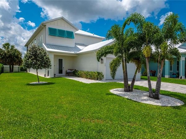 158 Cambria LN , NAPLES, FL 34112