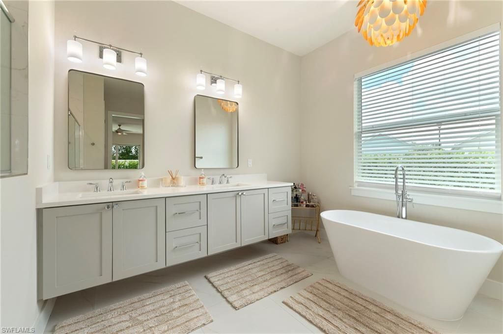 158 Cambria Ln, Naples, FL 34112 Photo