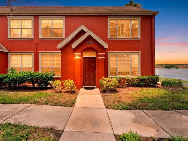 9714 LAKE CHASE ISLAND WAY , TAMPA, FL 33626