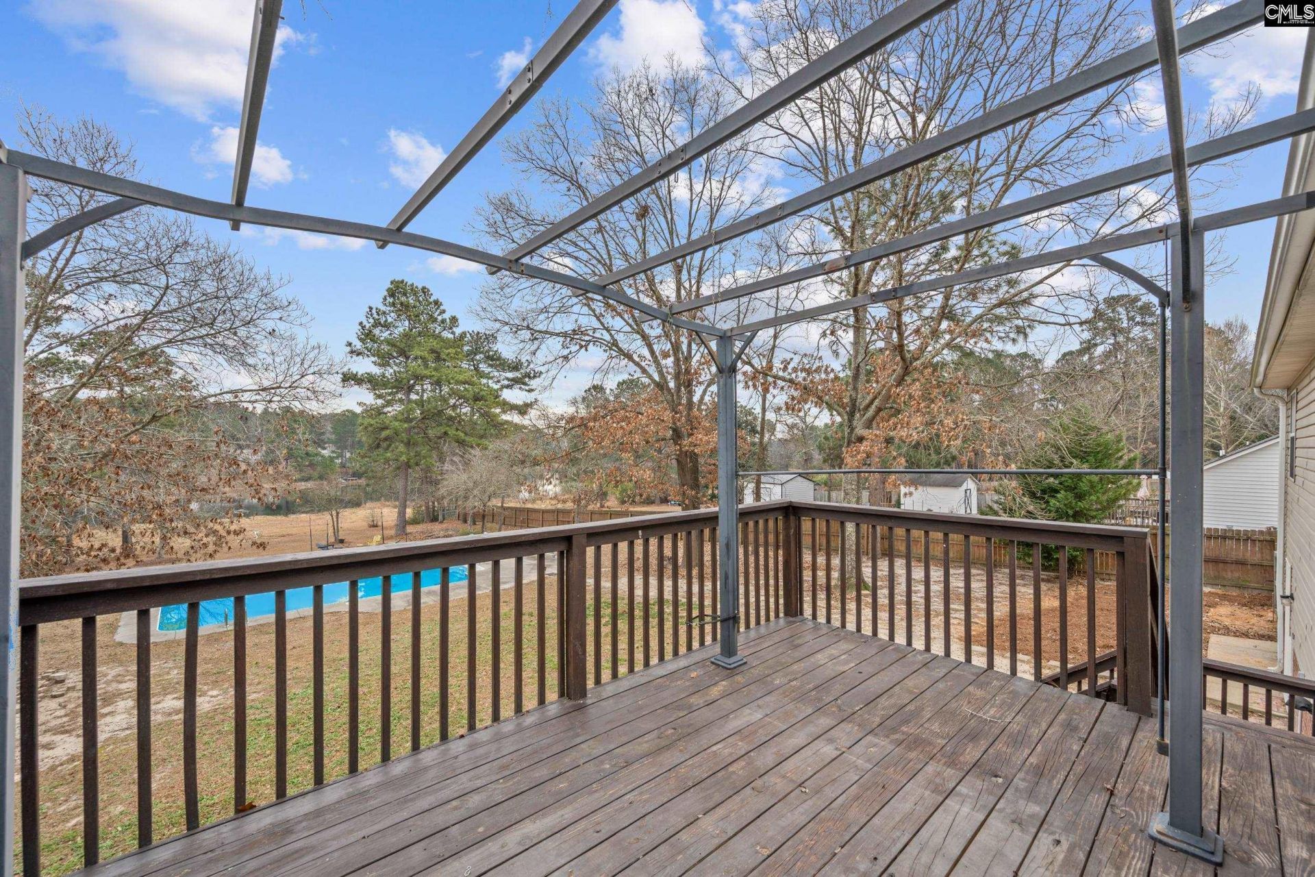 277 Bridleridge Road  Photo 4
