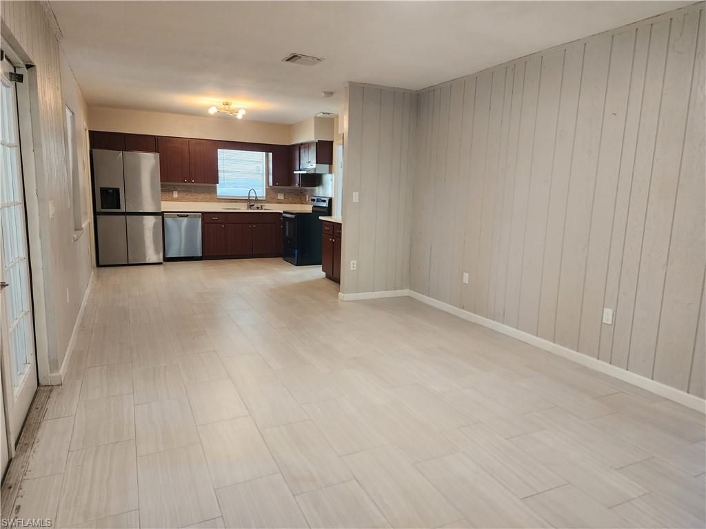 111 E Sugarland Cir , Clewiston, FL 33440 Photo