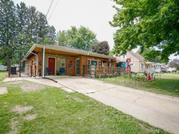 411 E Lincoln Street , Mount Morris, IL 61054