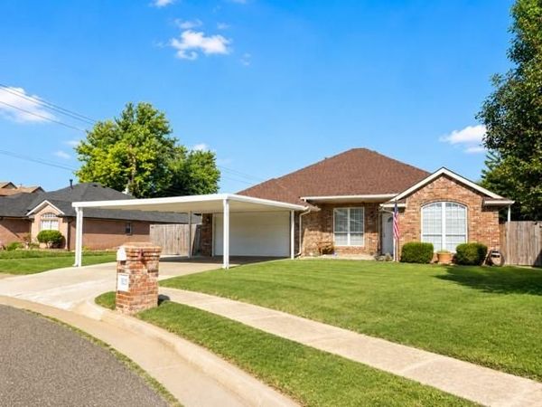 8213 Woodbend Drive, Oklahoma City, OK 73135