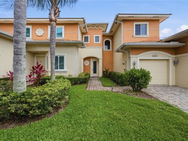 818 Middleton Drive SW, Unit 818, Vero Beach, FL 32962