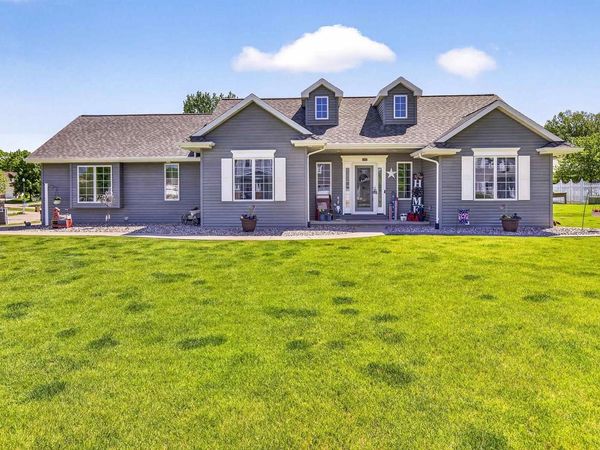 1795 GATEWAY MEADOWS LANE, Neenah, WI 54956