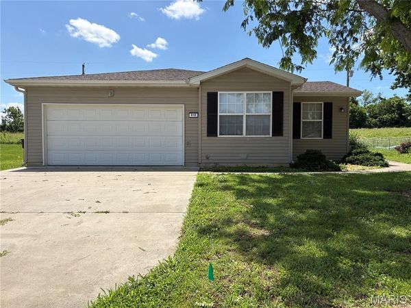810 Trade Winds Drive , Perryville, MO 63775