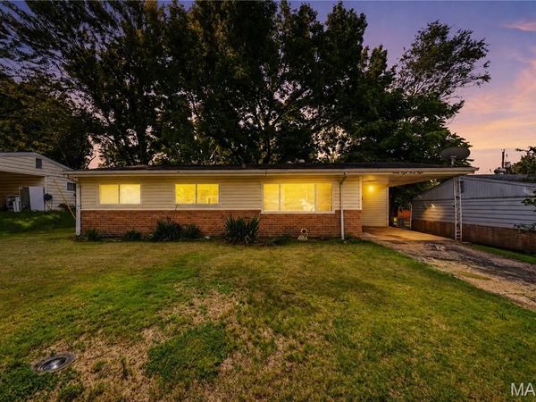 9838 Tanbark Lane, St Louis, MO 63134