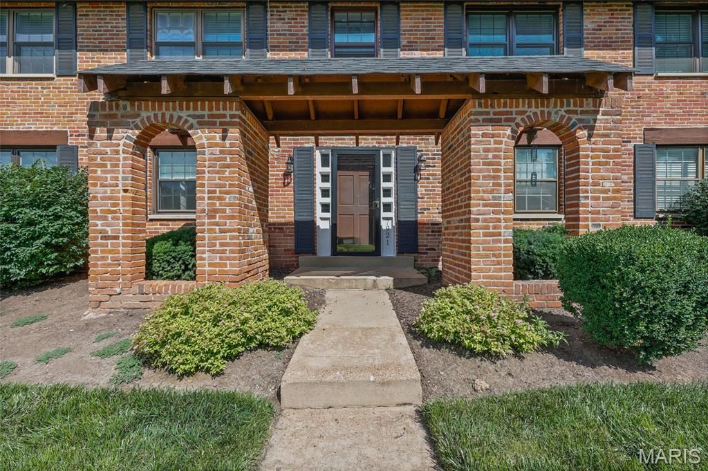 7921 Royal Arms Court, Unit 1, Crestwood, MO 63123 Main Photo