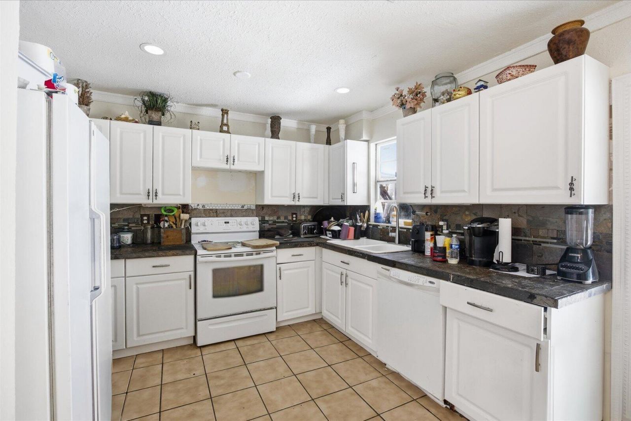 325 NW Dearman Street, Port Saint Lucie, FL 34983 Photo