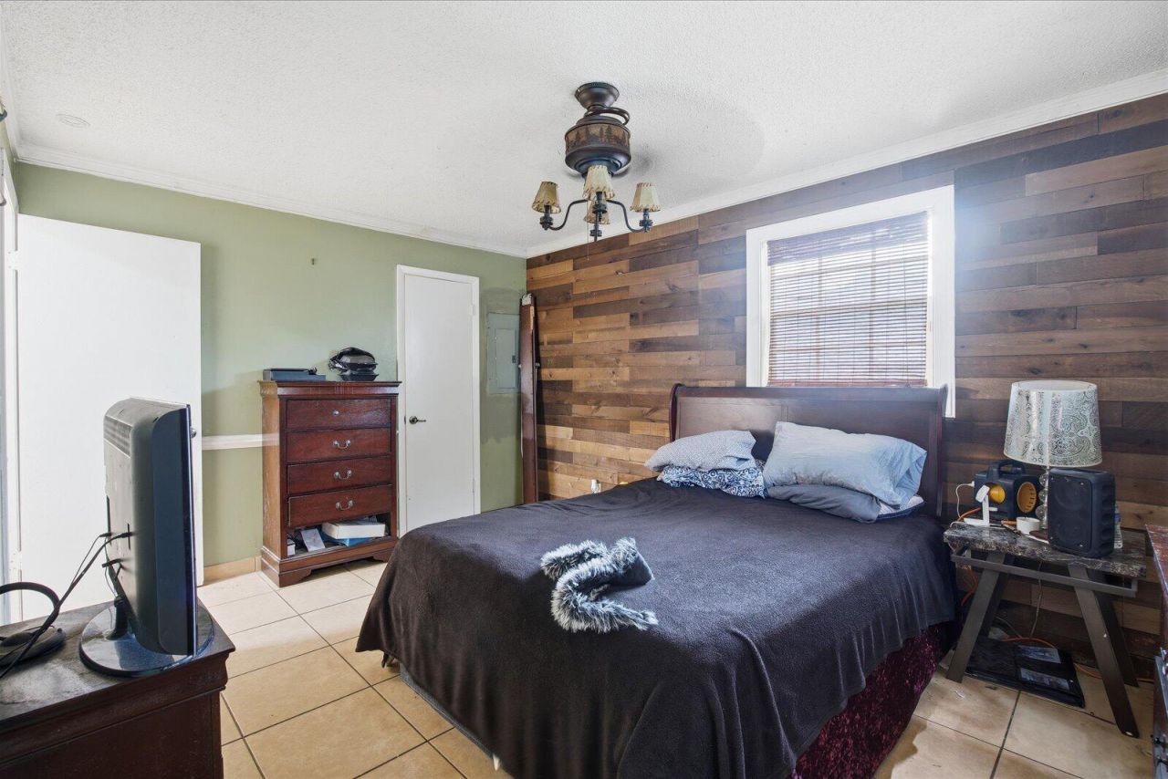 325 NW Dearman Street, Port Saint Lucie, FL 34983 Photo