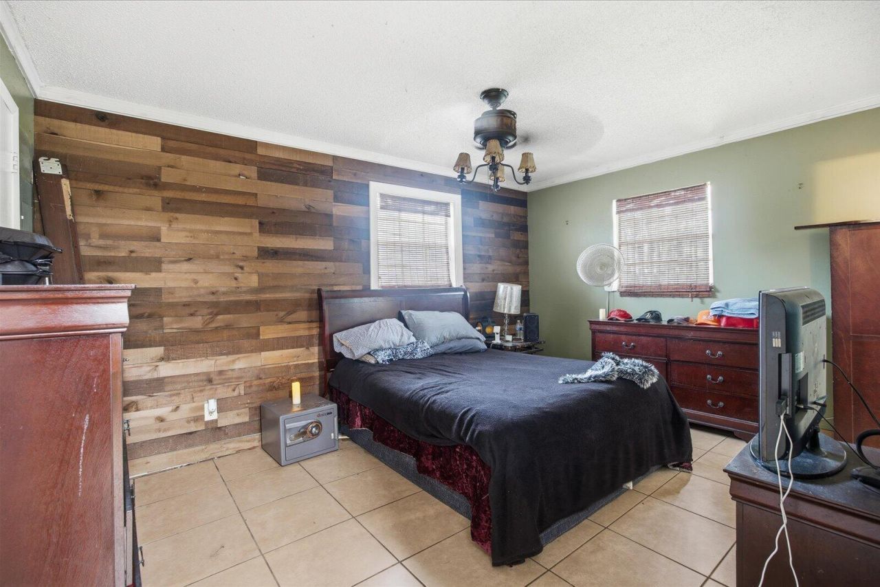 325 NW Dearman Street, Port Saint Lucie, FL 34983 Photo