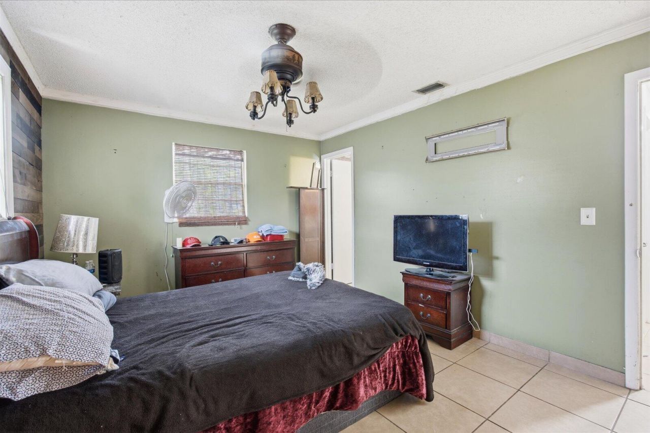 325 NW Dearman Street, Port Saint Lucie, FL 34983 Photo