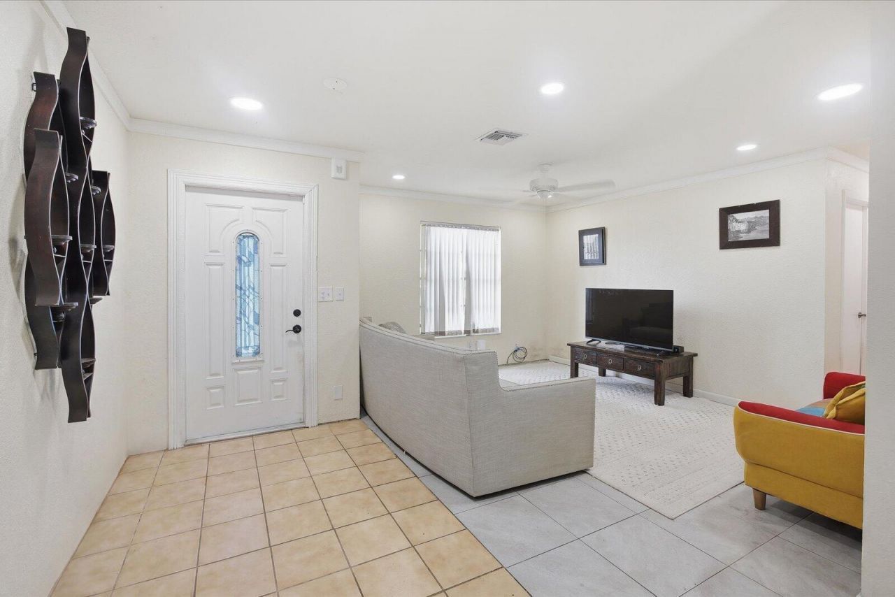 325 NW Dearman Street, Port Saint Lucie, FL 34983 Photo