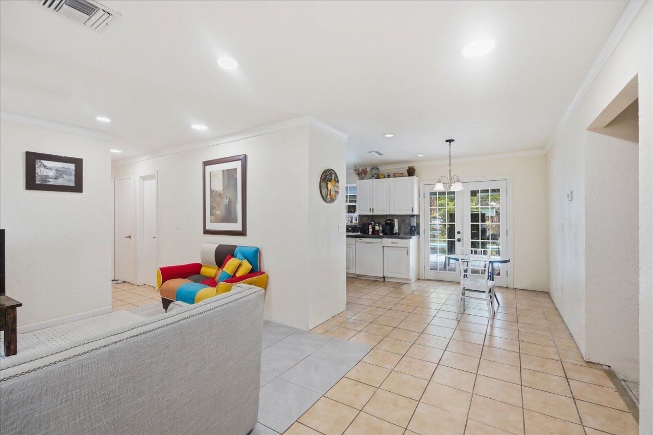 325 NW Dearman Street, Port Saint Lucie, FL 34983 Photo