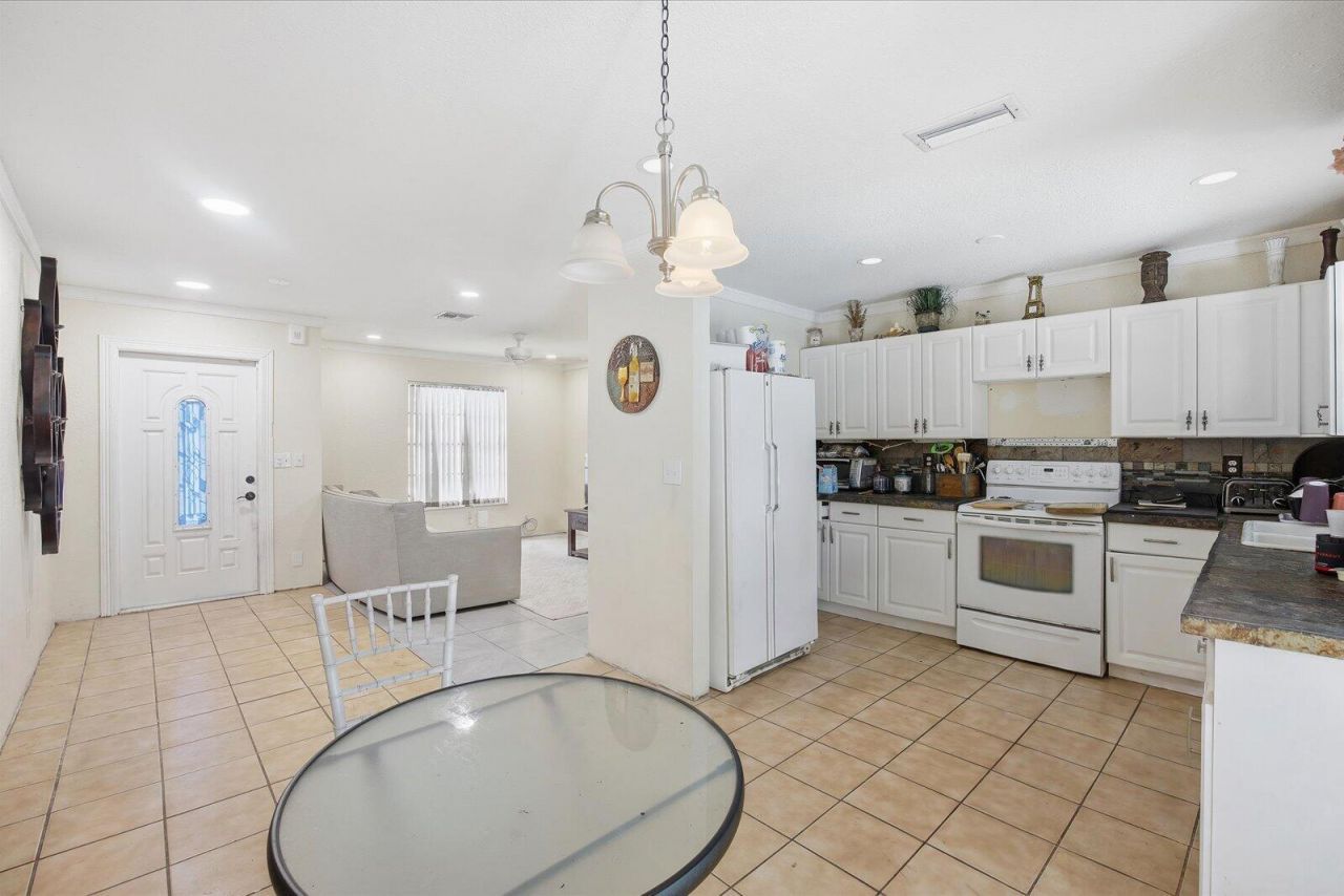 325 NW Dearman Street, Port Saint Lucie, FL 34983 Photo
