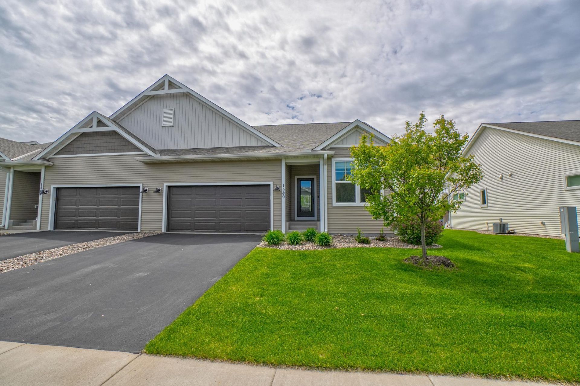 1580 Southpoint Drive , Hudson, WI 54016
