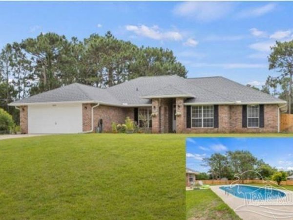 6835 Liberty St, Navarre, FL 32566