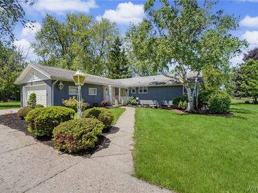 249 W Maplemere Road, Buffalo, NY 14221