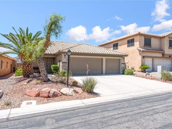 8225 Valley Stream Avenue, Las Vegas, NV 89131