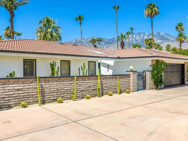 5365 E Cherry Hills Drive, Palm Springs, CA 92264