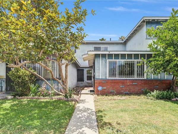 30 Camelback N, Carson, CA 90745