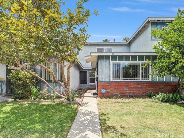 30 Camelback N, Carson, CA 90745