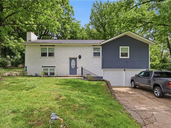 6709 Eastside Drive, Kansas City, MO 64152