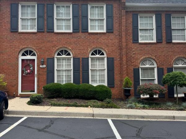 7505 Saint Charles Square, Unit C8, Roswell, GA 30075