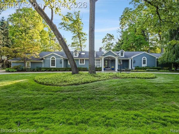 3797 S Darlington Road , Bloomfield Twp, MI 48301