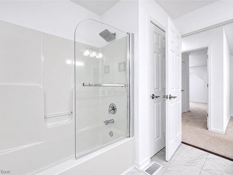 33275 Ambleside Drive, Avon Lake, OH 44012 Photo 13