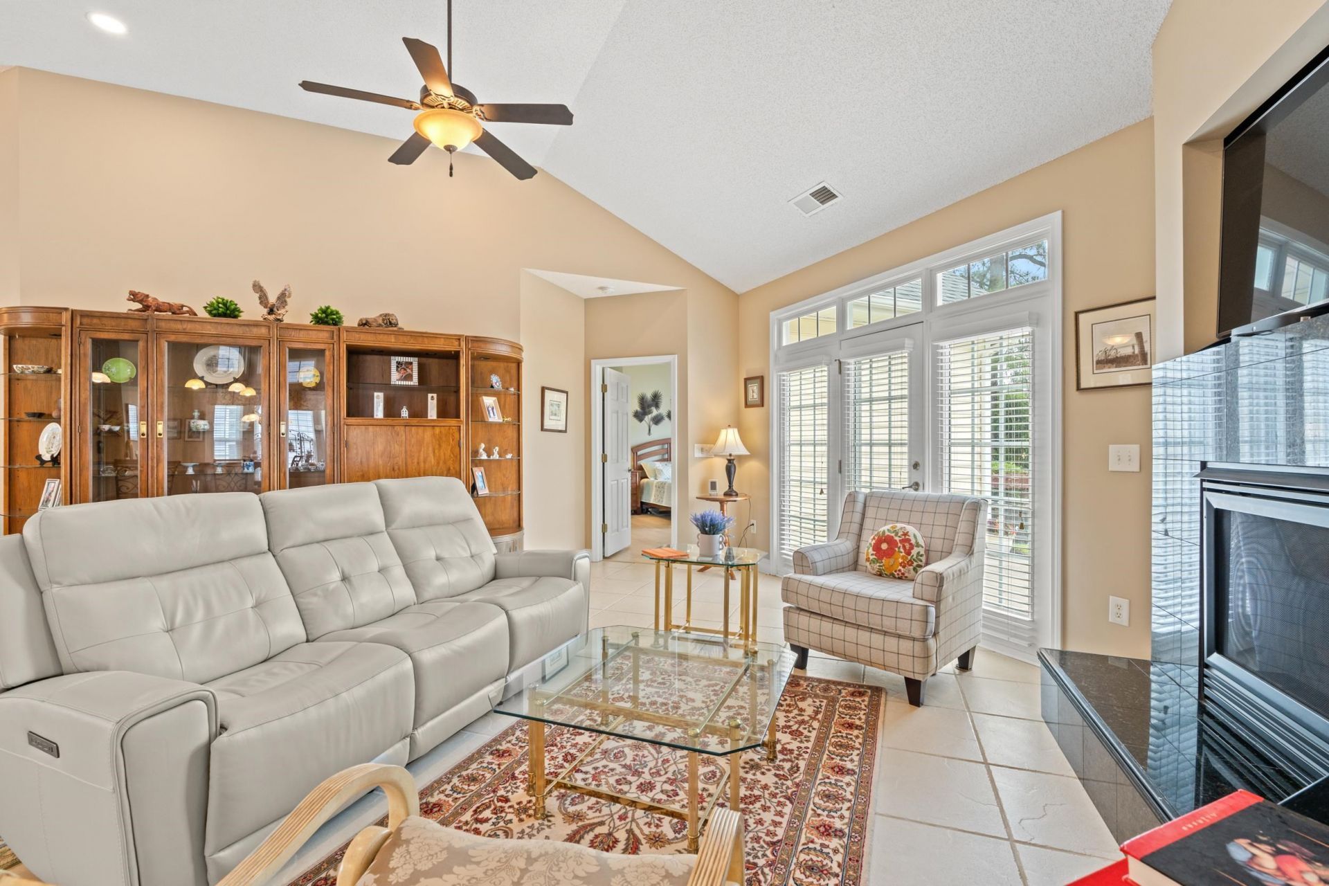 207 Wedgefield Dr.  Photo 4