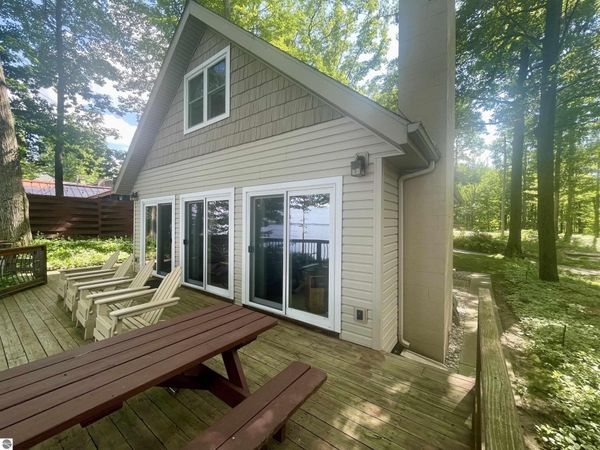 1504 Birchaven Beach S, Lake City, MI 49651