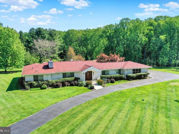 4 JONATHANS COURT, COCKEYSVILLE, MD 21030