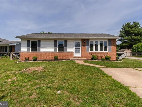 10 CAMBRIDGE COURT, TANEYTOWN, MD 21787