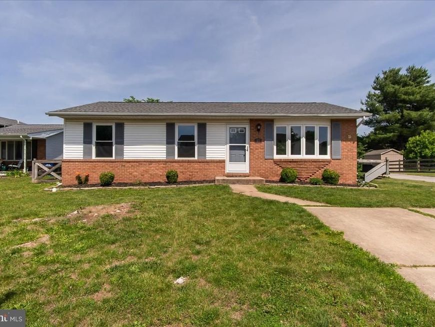 10 Cambridge Court, Taneytown, MD 21787 Main Photo