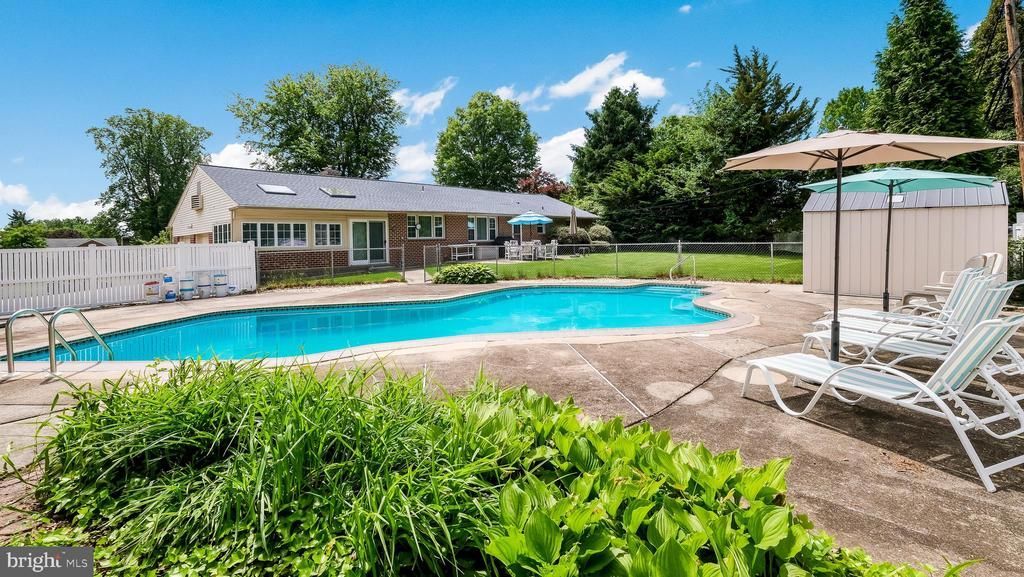 1061 GEORGE ROAD , MEADOWBROOK, PA 19046