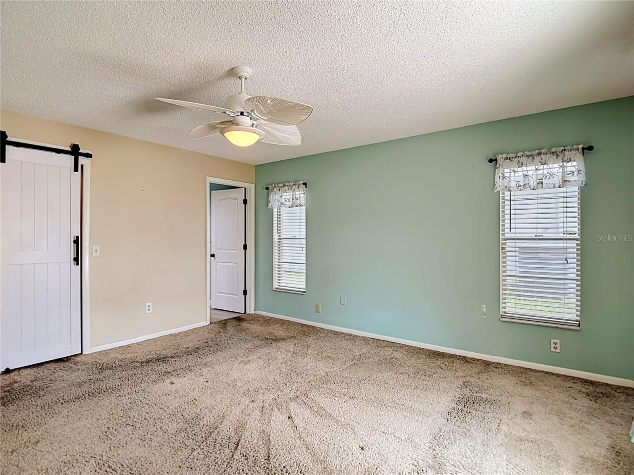 18817 Parade Road , Hudson, FL 34667 Photo