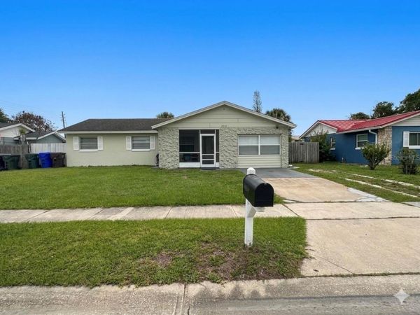 2016 VALENCIA CIRCLE, KISSIMMEE, FL 34741