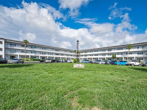2001 WORLD PARKWAY BOULEVARD , Unit 39, CLEARWATER, FL 33763