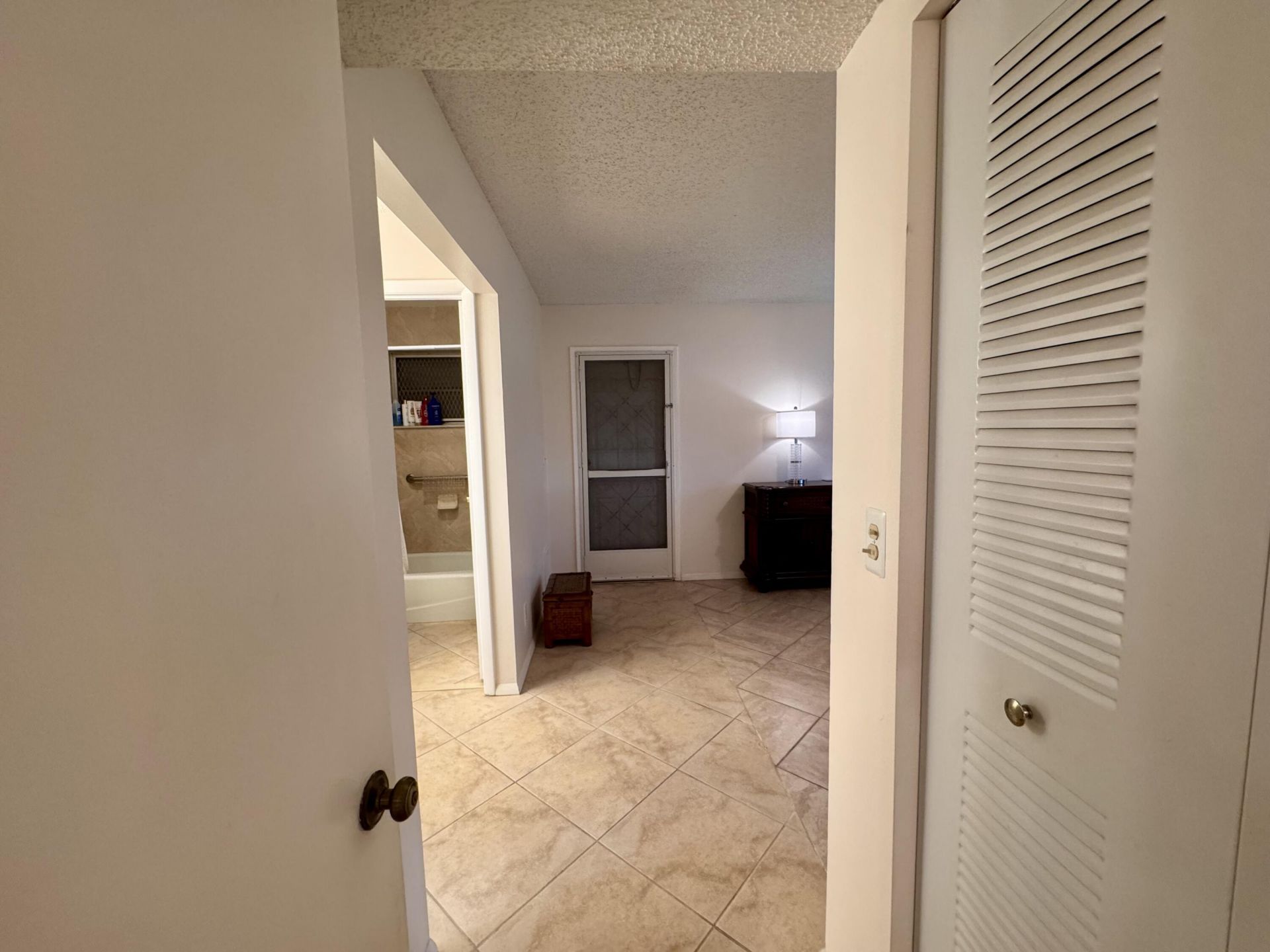 1252 W Club Dr Drive W, Unit D, Delray Beach, FL 33445 Photo