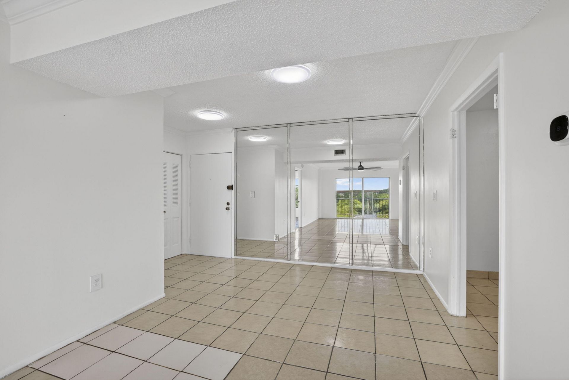 4174 Inverrary Drive, Unit 513, Lauderhill, FL 33319 Photo