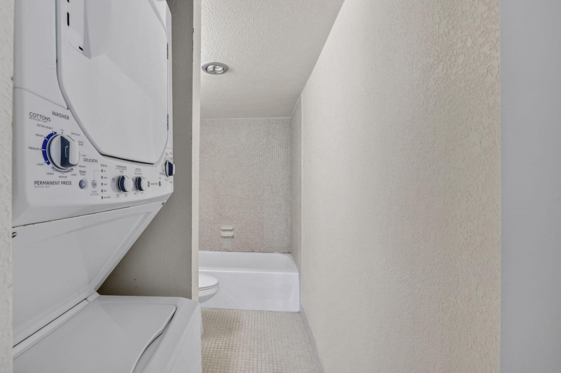 4174 Inverrary Drive, Unit 513, Lauderhill, FL 33319 Photo