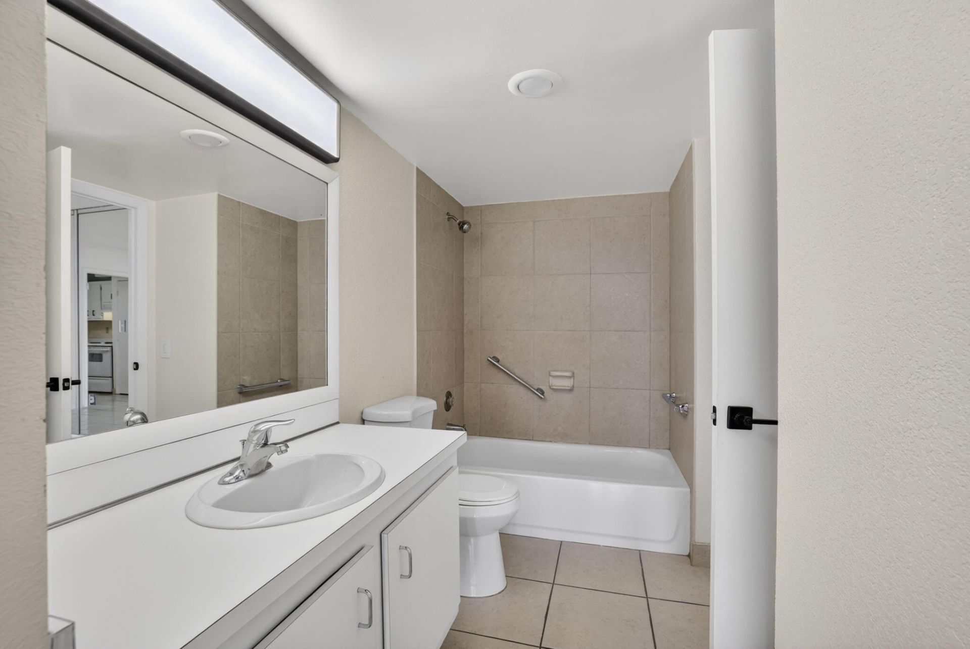 4174 Inverrary Drive, Unit 513, Lauderhill, FL 33319 Photo