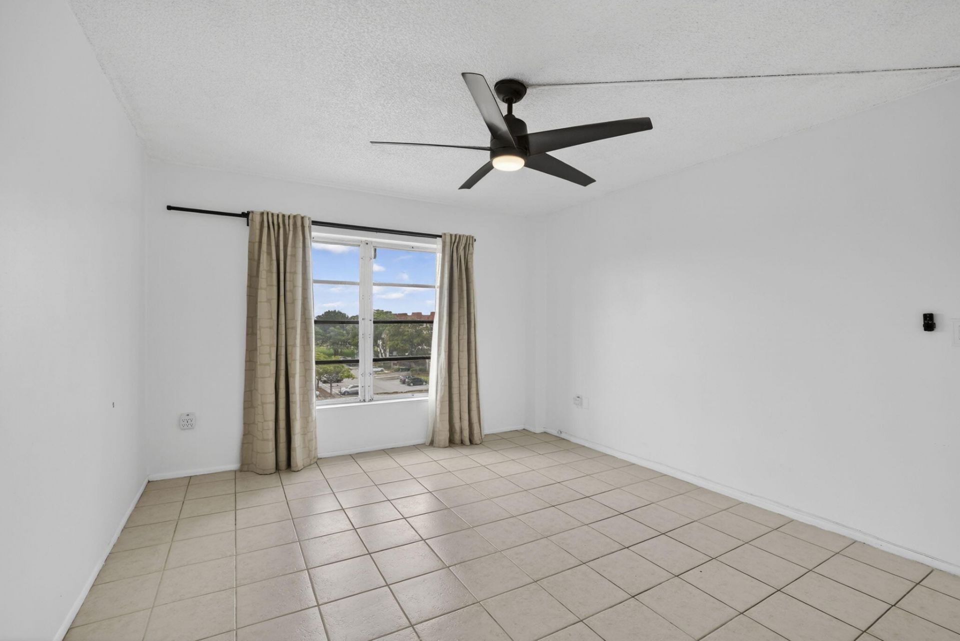 4174 Inverrary Drive, Unit 513, Lauderhill, FL 33319 Photo