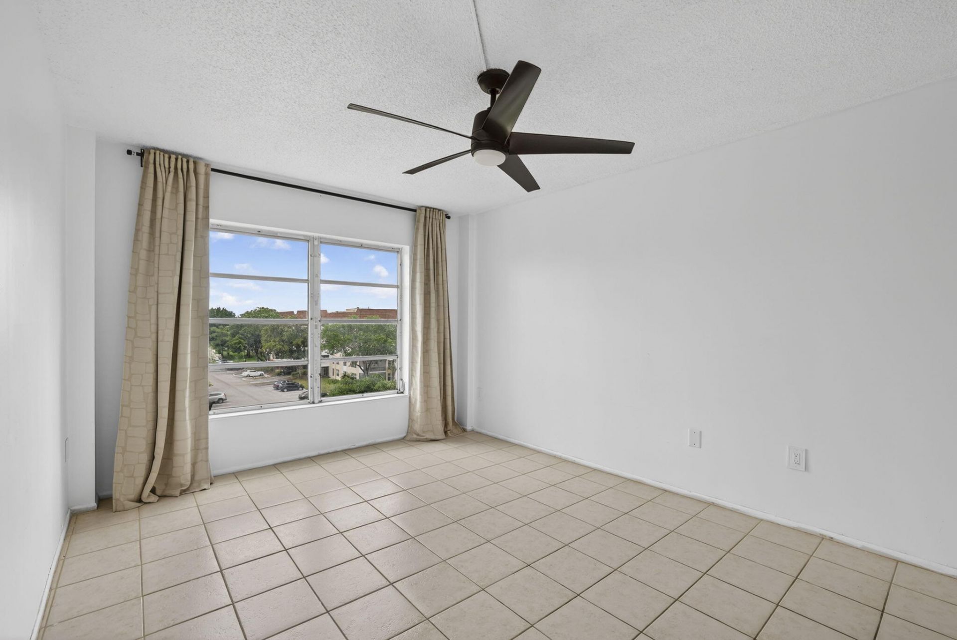 4174 Inverrary Drive, Unit 513, Lauderhill, FL 33319 Photo